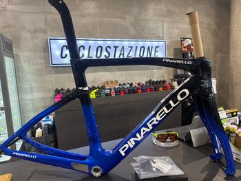 Pinarello, F7 ULTEGRA Di2 2024 Frameset