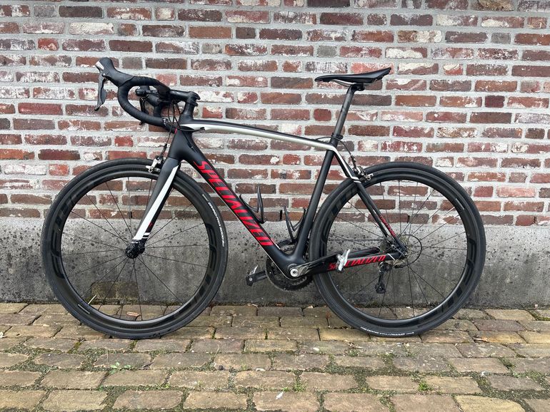 Used Specialized Tarmac Sport 2016 2016 Road & Gravel — image 1 of 5
