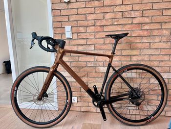 Focus, Atlas SRAM Rival eTap AXS