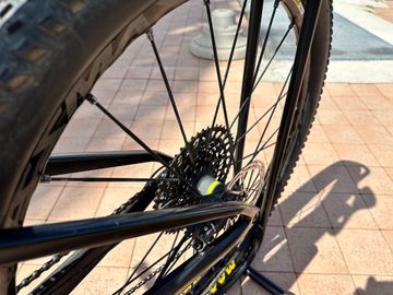 Used BMC Fourstroke SRAM XX1 2019 Mountainbike, Black — image 8 of 9