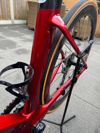 Used Cannondale Cannondale SystemSix Aero Racefiets 2023 Road & Gravel, Rot — image 4 of 23