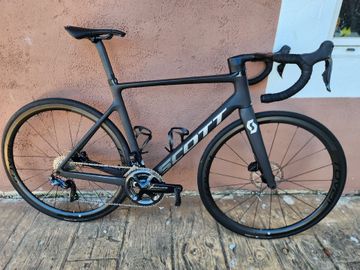 Käytetty Scott Addict RC Shimano Dura Ace Di2 2024 Road & Gravel