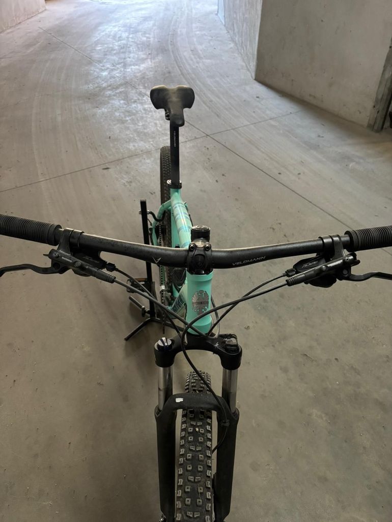 Used Bianchi Duel Shimano Alivio 2022 Mountainbike, Blue — image 3 of 4