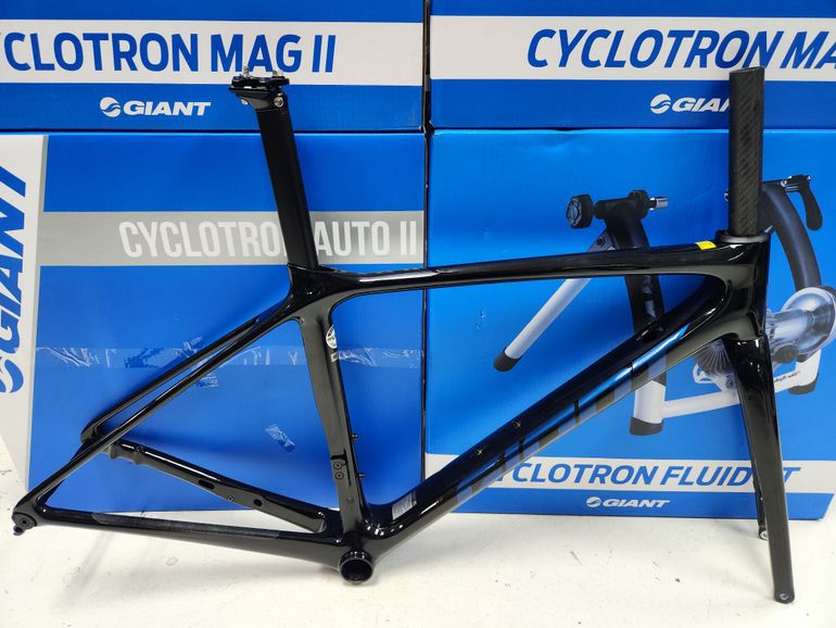Used Giant TCR Advanced Pro, Disc Frameset 2021 Frameset 2021 Road & Gravel, Black — image 7 of 13