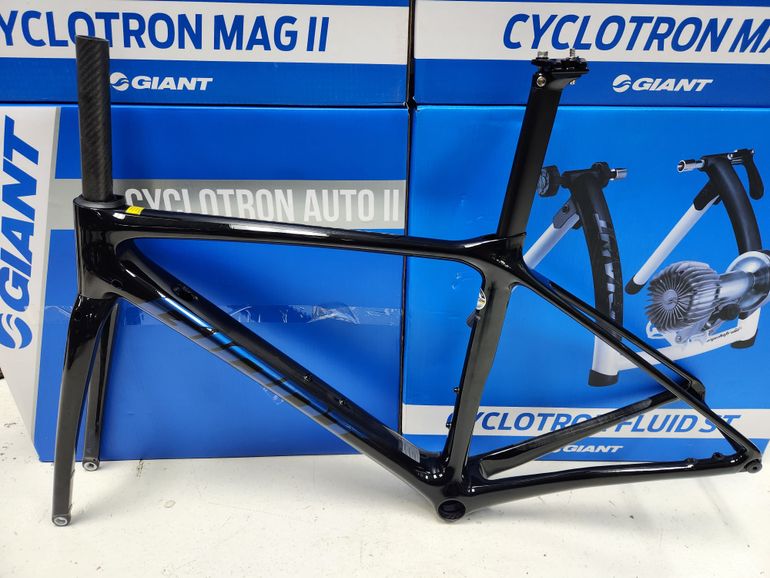 Used Giant TCR Advanced Pro, Disc Frameset 2021 Frameset 2021 Road & Gravel, Black — image 1 of 13
