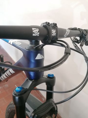 Canyon Exceed CF 6.0 2021 Mountainbike usato, Blu — immagine 8 di 8