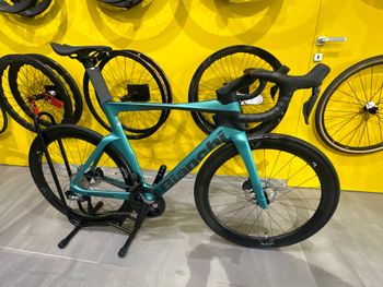 Bianchi, Oltre PRO SHIMANO ULTEGRA DI2 2025