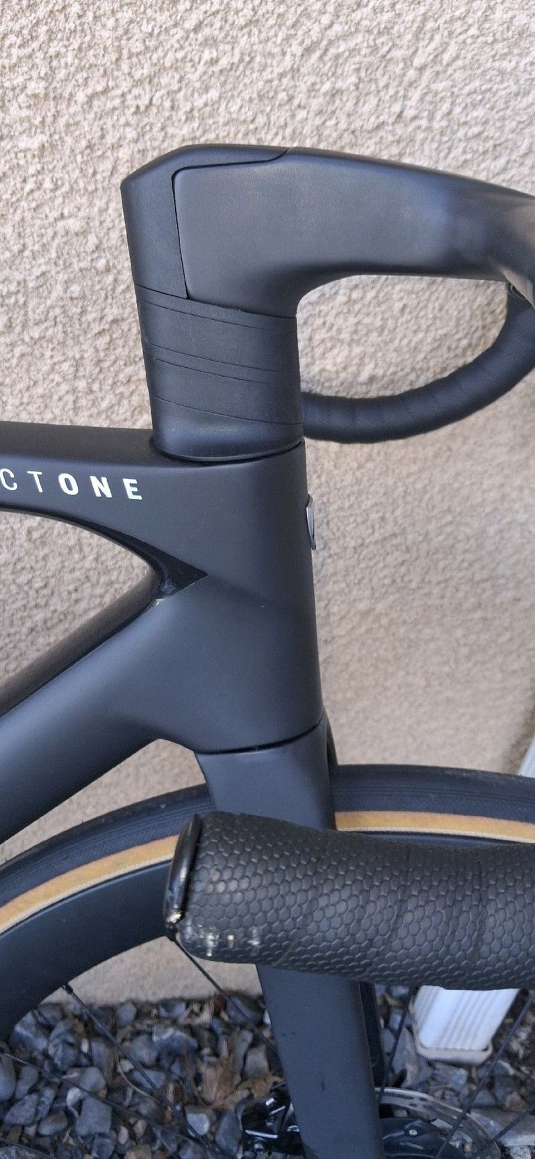 Used Trek Madone SLR 7 AXS Gen 8 2025 2025 Road & Gravel, Black — image 6 of 10
