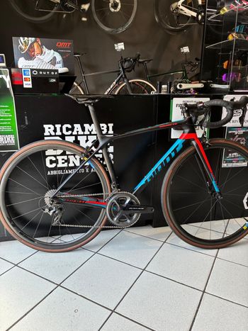 Used Giant TCR Advanced Pro 0 2017 2017 Road & Gravel, Black — image 6 of 7