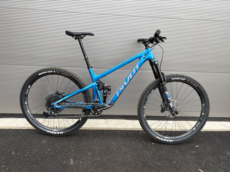 Używany Pivot Switchblade Ride XO1 2023 Mountainbike — zdjęcie 1 z 8