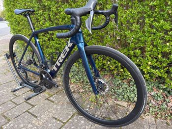 Used Trek Émonda SL 7 2022 2022 Road & Gravel, Blue — image 4 of 10