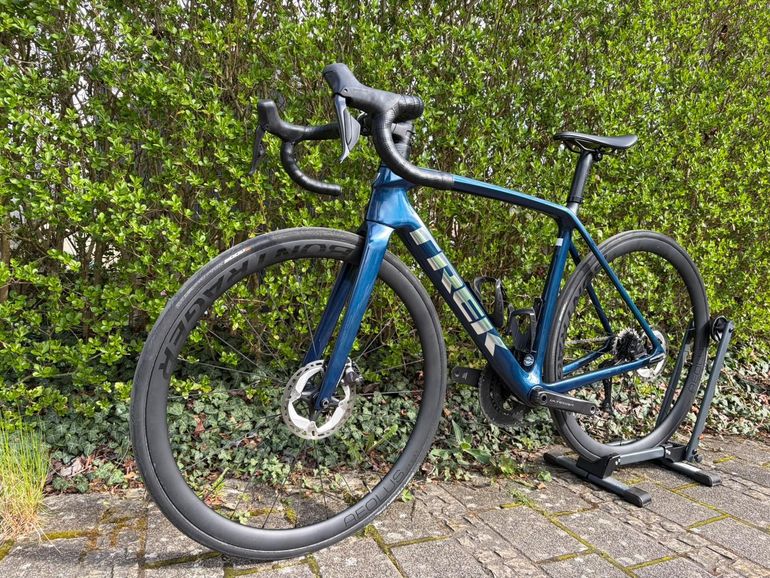 Used Trek Émonda SL 7 2022 2022 Road & Gravel, Blue — image 2 of 10