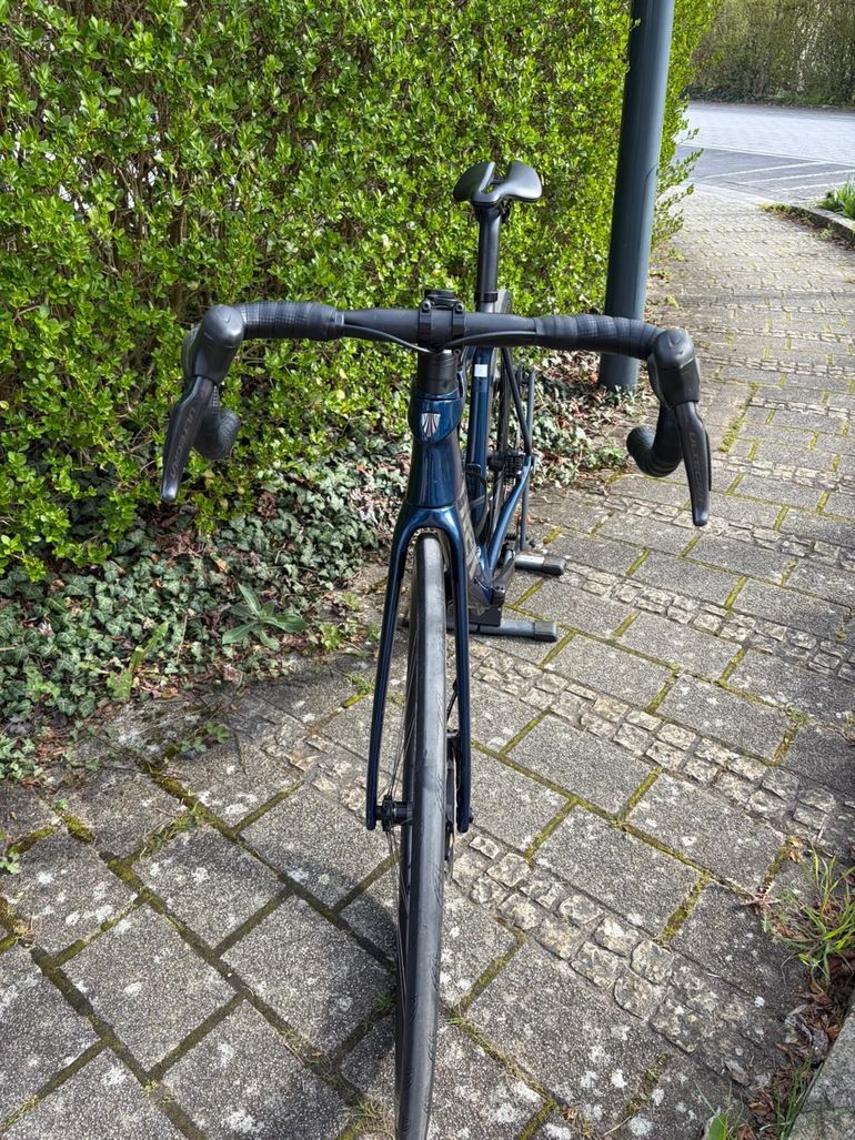 Used Trek Émonda SL 7 2022 2022 Road & Gravel, Blue — image 6 of 10