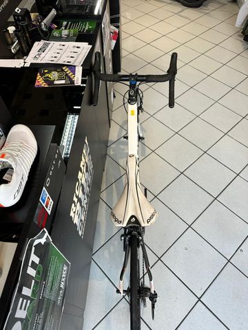 Used Orbea ORCA M30-PRO 2018 2018 Road & Gravel, White — image 2 of 5