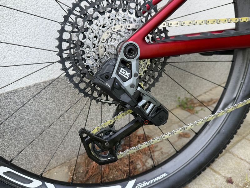 Used Specialized Epic 8 Expert 2025 2025 Mountainbike, Red, 29 — image 3 of 4