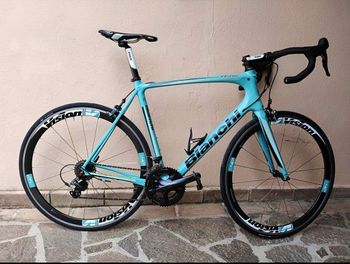 Used Bianchi Intenso Ultegra 2017 Road & Gravel, Blue — image 1 of 5