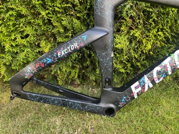 Factor HANZO Frameset Premium 2024 Frameset 2024 Road & Gravel usato, Nero — immagine 5 di 17