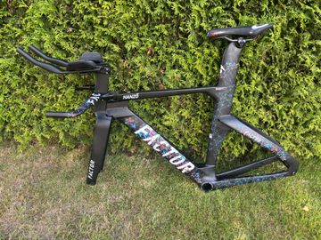 Factor HANZO Frameset Premium 2024 Frameset 2024 Road & Gravel usato, Nero — immagine 2 di 17