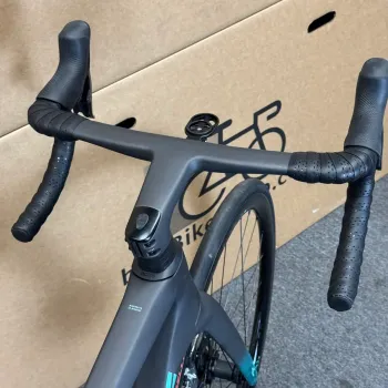 Used Bianchi Specialissima RC Sram Red eTap AXS 2024 2024 Road & Gravel, Black — image 10 of 11