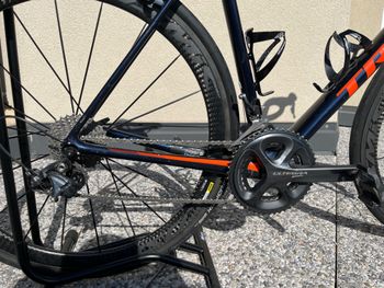 Used Trek Émonda SL 6 Pro 2017 2017 Road & Gravel, Purple — image 3 of 4
