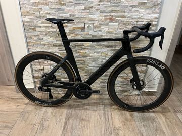 Used Canyon Aeroad CFR Disc Di2 2023 Frameset 2023 Road & Gravel, Black — image 1 of 4