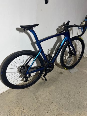 Used Pinarello Dogma Shimano Dura Ace Di2 2025 Road & Gravel — image 2 of 14