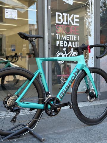 Käytetty Bianchi e-Oltre 105 2025 2025 Road & Gravel — kuva 4 / 5