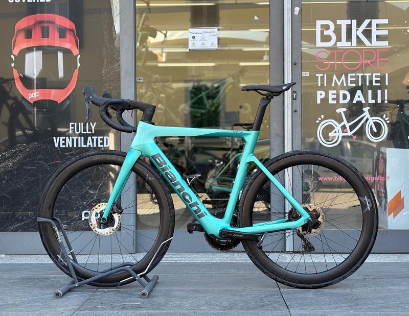 Käytetty Bianchi e-Oltre 105 2025 2025 Road & Gravel — kuva 2 / 5