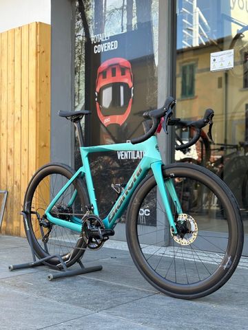 Käytetty Bianchi e-Oltre 105 2025 2025 Road & Gravel — kuva 5 / 5