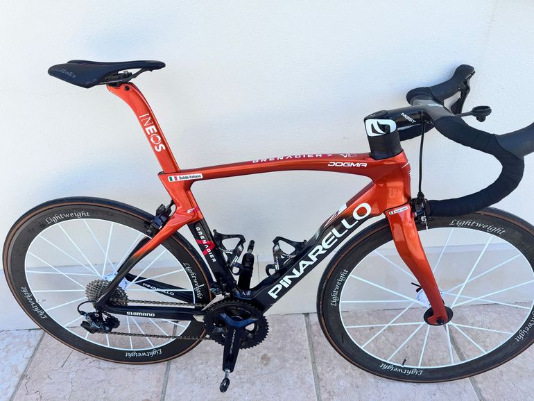 Used Pinarello dogma F durace 11 Speed Pinarello dogma F durace 11 Speed Custom Shimano Dura Ace 2024 Road & Gravel — image 2 of 17