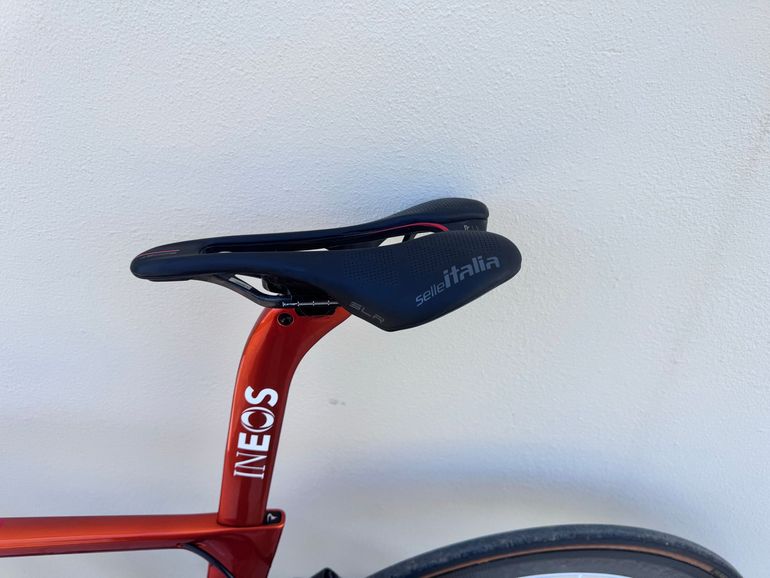 Used Pinarello dogma F durace 11 Speed Pinarello dogma F durace 11 Speed Custom Shimano Dura Ace 2024 Road & Gravel — image 8 of 17
