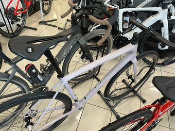 Używany Specialized Aethos Frameset 2023 Road & Gravel — zdjęcie 5 z 8
