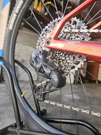 Used BMC BMC Custom SRAM GX Eagle AXS 2022 Mountainbike, Red — image 10 of 14