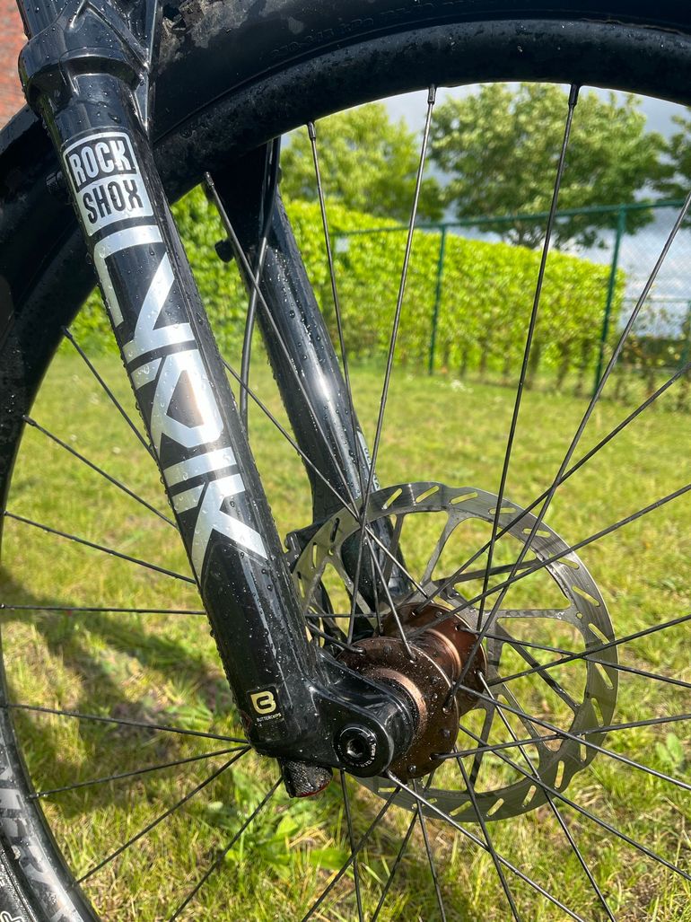 Used Trek Fuel EX 9.8 XT Gen 6 2024 2024 Mountainbike, Light Gray, 29 — image 8 of 15
