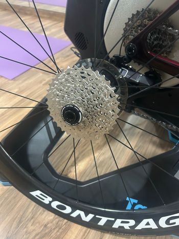 Used Trek Madone 2024 Road & Gravel — image 4 of 7