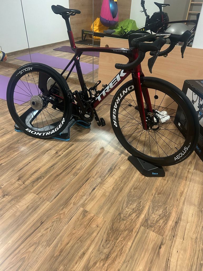 Used Trek Madone 2024 Road & Gravel — image 3 of 7