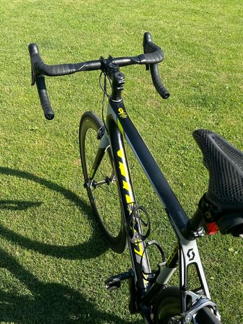Used Scott Addict SRAM Red 2018 Road & Gravel, Light Gray — image 2 of 8