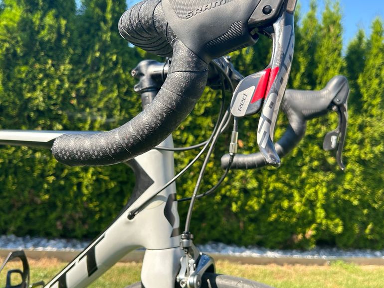 Used Scott Addict SRAM Red 2018 Road & Gravel, Light Gray — image 4 of 8