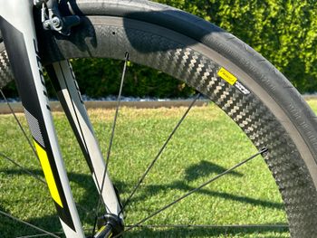 Used Scott Addict SRAM Red 2018 Road & Gravel, Light Gray — image 5 of 8
