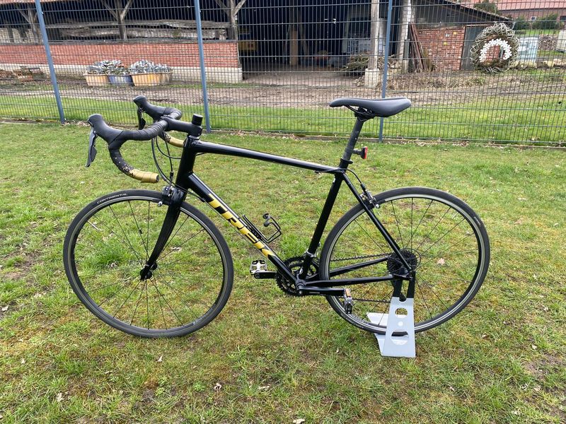 Tweedehands Trek Domane AL 2 2022 2022 Road & Gravel — afbeelding 2 van 9
