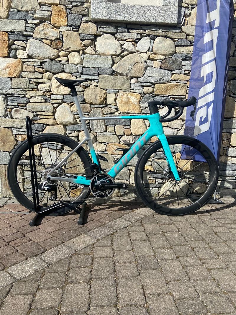 Used Giant Propel Advanced SL 0-Red 2027 2027 Road & Gravel
