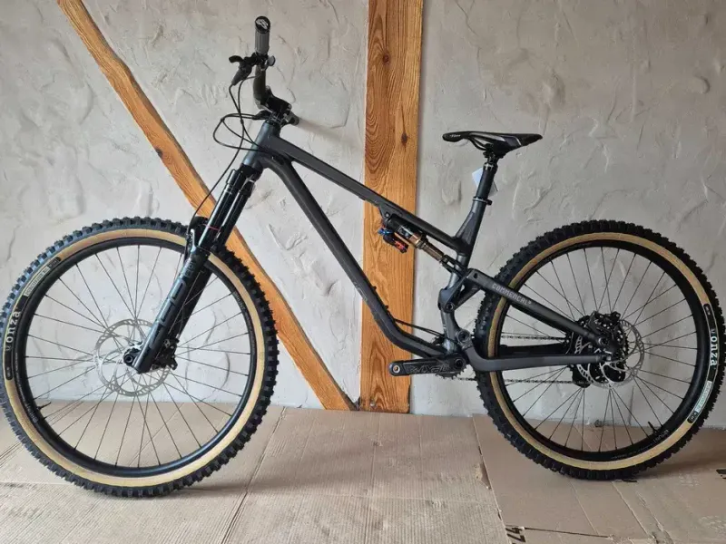 Gebrauchtes Commencal META TR Shimano Deore XT 2023 Mountainbike, Hellgrau — Bild 2 von 12