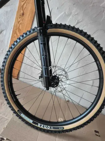 Gebrauchtes Commencal META TR Shimano Deore XT 2023 Mountainbike, Hellgrau — Bild 10 von 12
