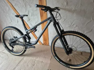 Gebrauchtes Commencal META TR Shimano Deore XT 2023 Mountainbike, Hellgrau — Bild 4 von 12