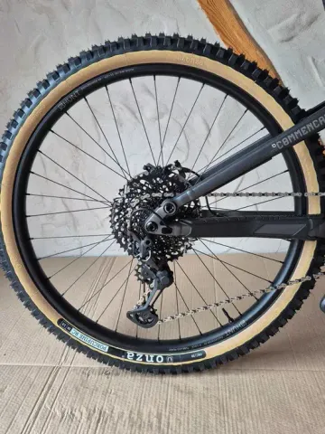Gebrauchtes Commencal META TR Shimano Deore XT 2023 Mountainbike, Hellgrau — Bild 9 von 12