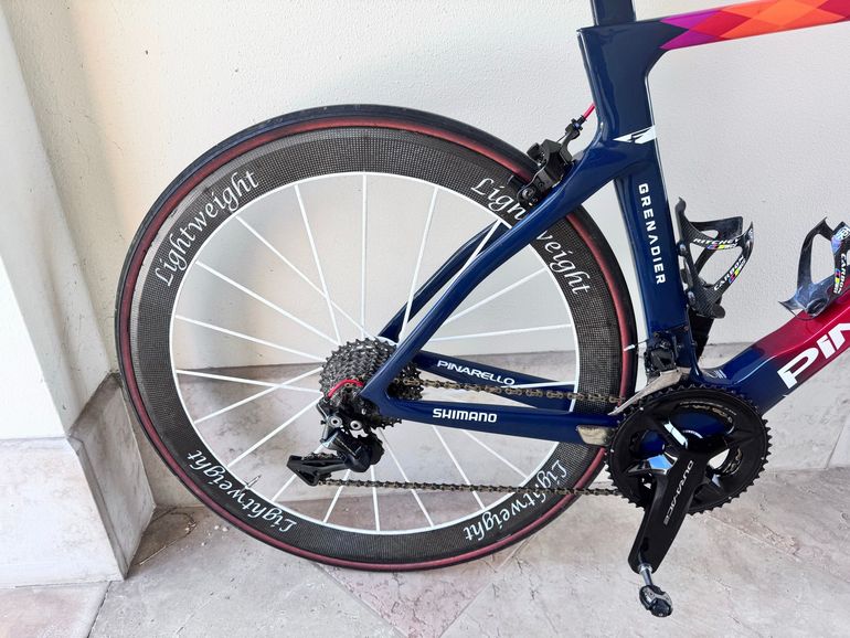 Used Pinarello dogma F durace 11 Speed Pinarello dogma F durace 11 Speed Custom Shimano Dura Ace 2024 Road & Gravel, Red — image 4 of 8