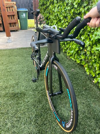 Used Canyon Speedmax CF SLX 8.0 2020 2020 Road & Gravel, Schwarz — image 2 of 8