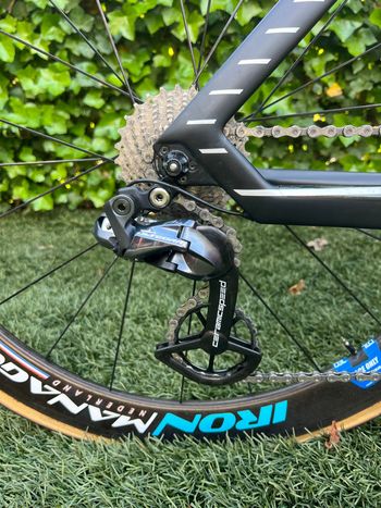 Used Canyon Speedmax CF SLX 8.0 2020 2020 Road & Gravel, Schwarz — image 4 of 8