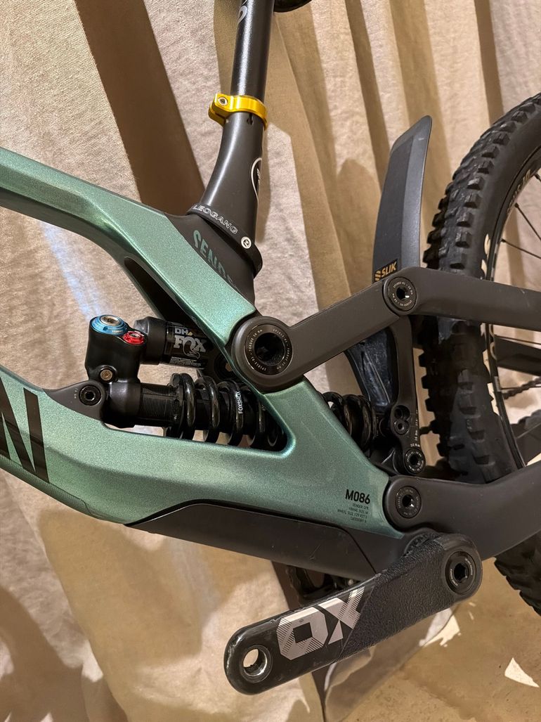 Used Canyon Sender CFR Mullet 2024 Frameset 2024 Mountainbike, Green, 29, 27.5 — image 6 of 9