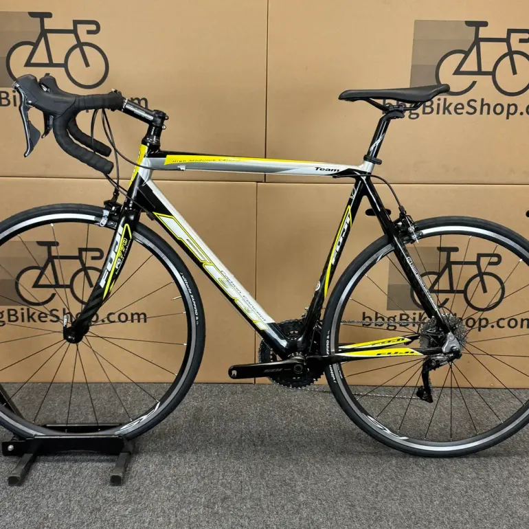 Used Fuji Fuji Team - 11-speed Shimano 105 58cm (2007) 2007 Road & Gravel, White — image 2 of 7